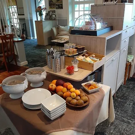 Hotel Logis Le Lion D'or 3*