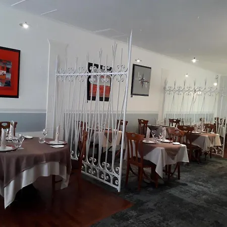 Hotel Logis Le Lion D'or 3*