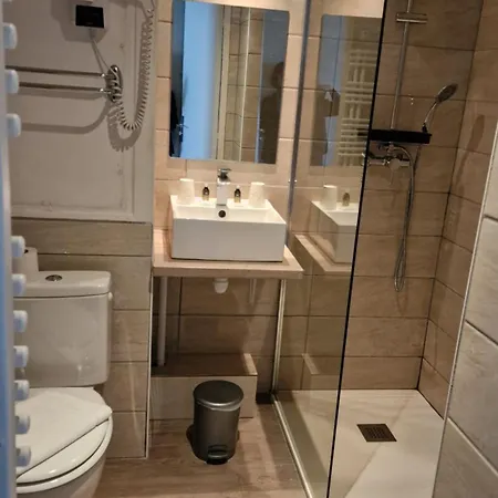 Logis Le Lion D'or Hotel 3*