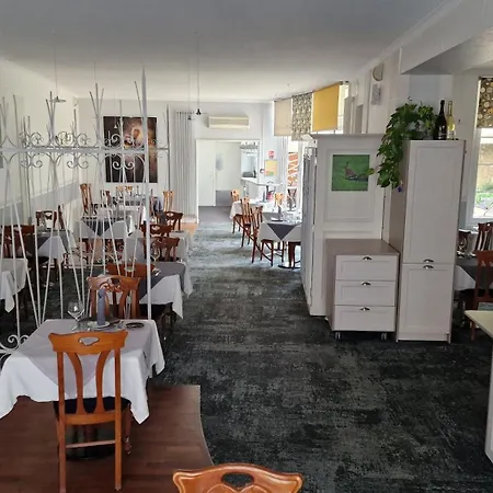 Hotel Logis Le Lion D'or Chauvigny