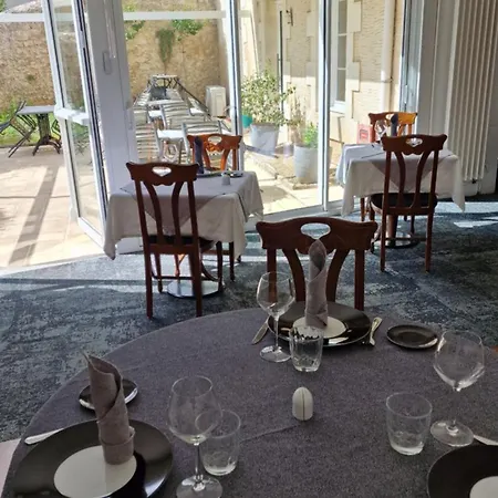 Logis Le Lion D'or 3* Chauvigny