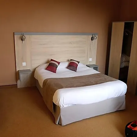 Logis Le Lion D'or Hotel