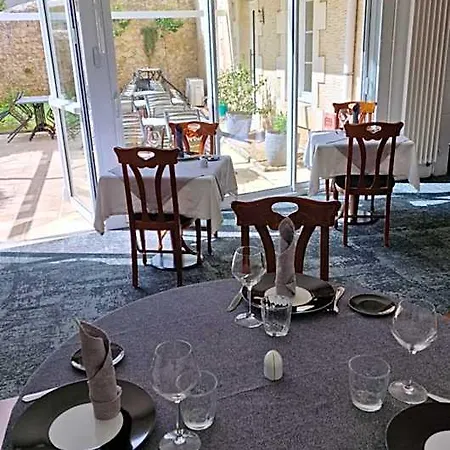 Logis Le Lion D'or 3* Chauvigny
