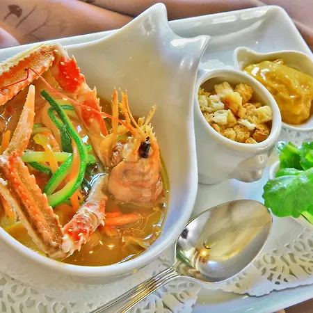 Logis Le Lion D'or 3* Chauvigny