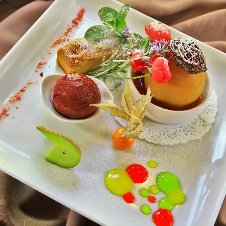 Hotel Logis Le Lion D'or 3*